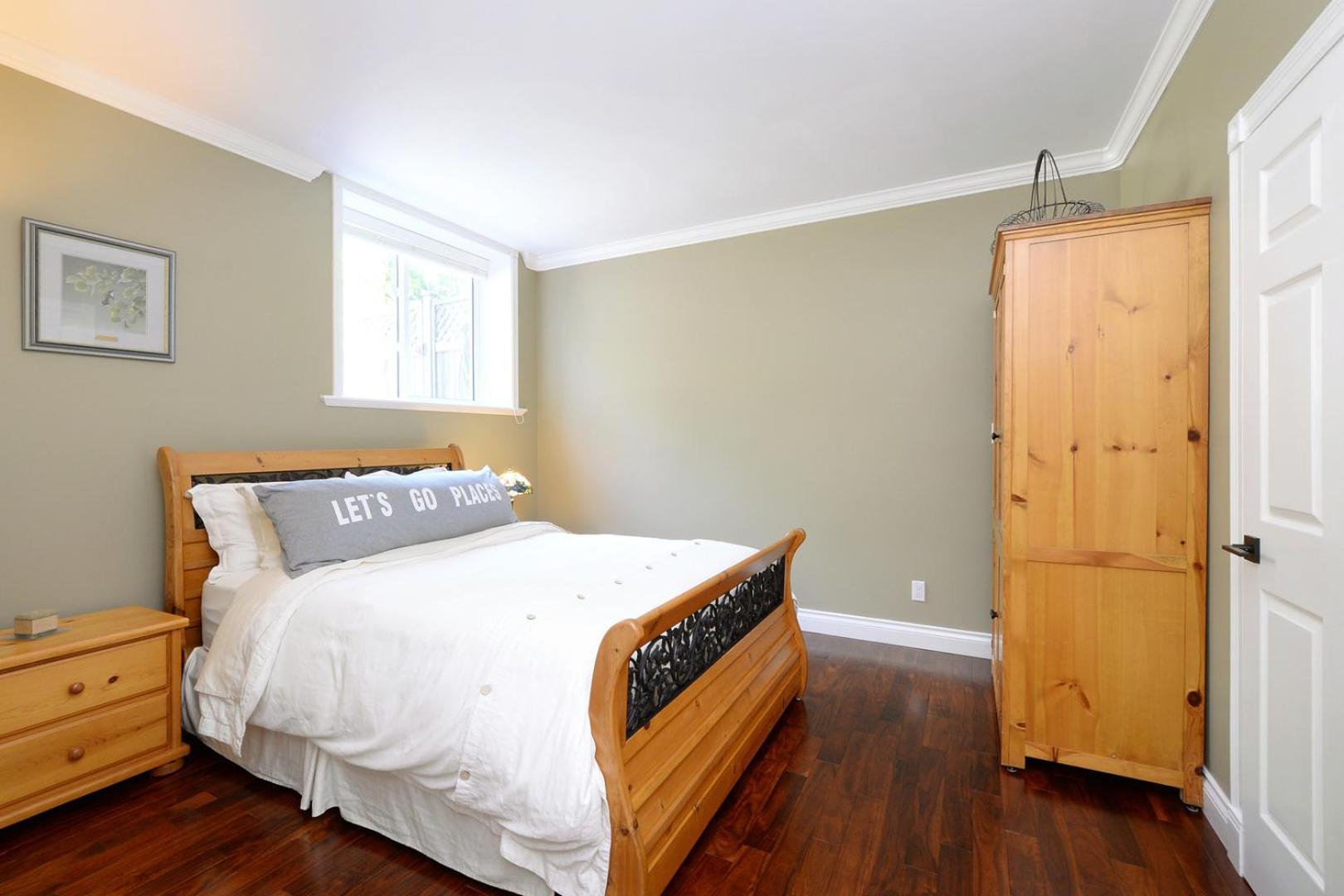 Upscale Character With Luxurious Amenities Holiday home Victoria