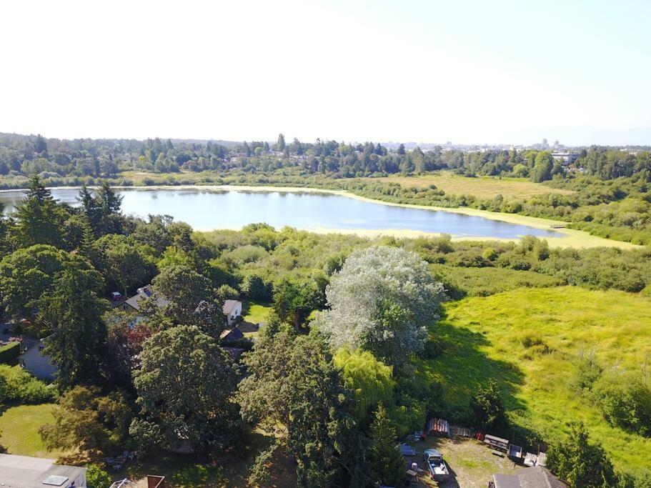 Upscale Character With Luxurious Amenities *